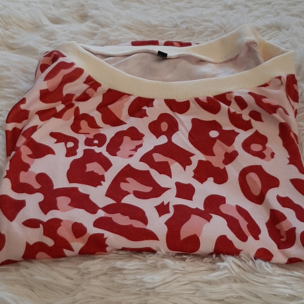 LAST 1! Red & Pink Leopard Print Sweater - Picture 2 of 4